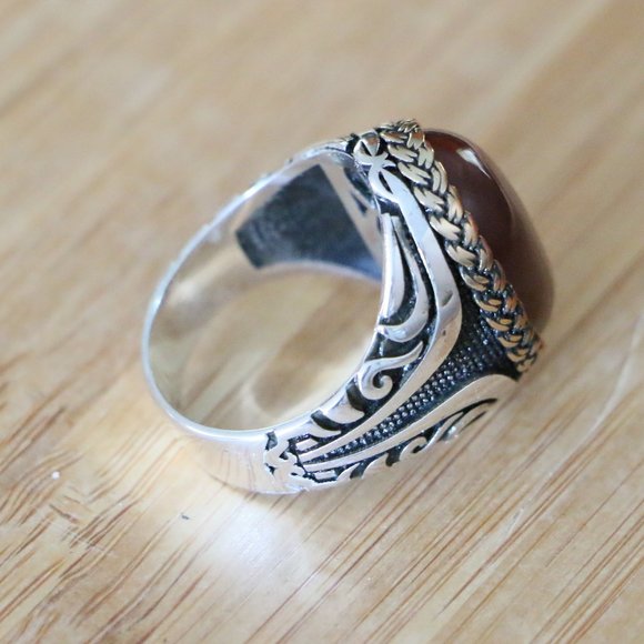925 Sterling Silver Men's Ring with Red Agate Stone - Picture 14 of 14